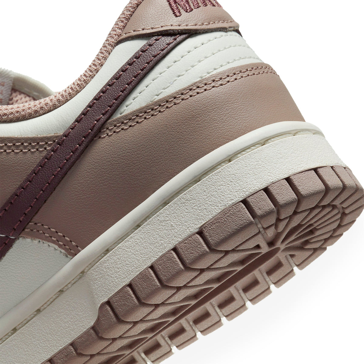 Nike Dunk Low Diffused Taupe - Women's Sneakers - Brown